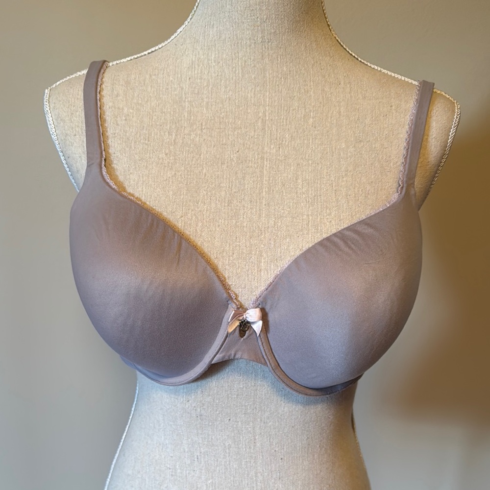 Victoria’s Secret Elegant Mauve Underwire Bra